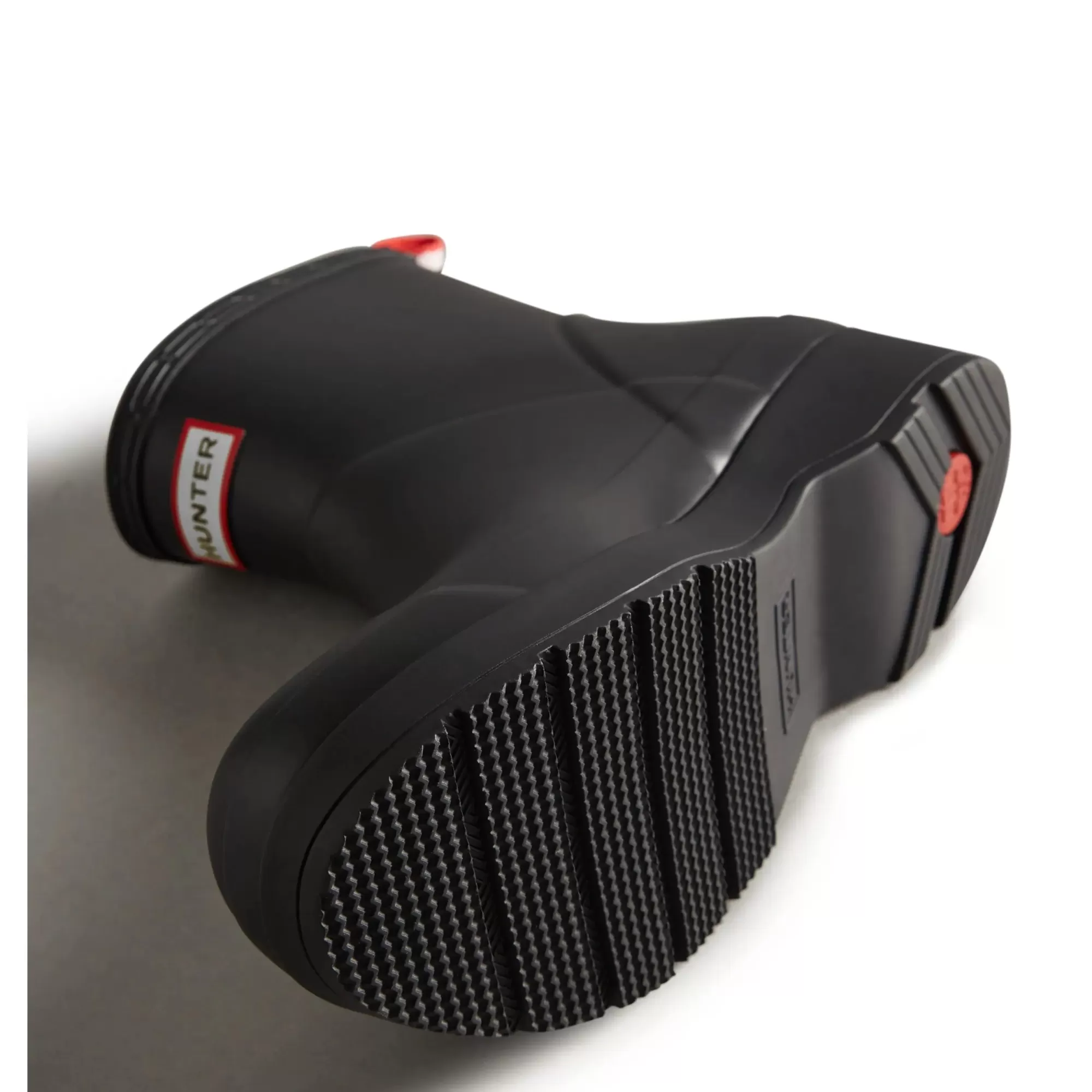 mens_play_short_rain_boots_3-5.webp Hunter Men's PLAY™ Short Rain Boots Black Fashion